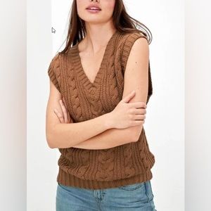 American Eagle Cable-knit oversized sweater vest size S